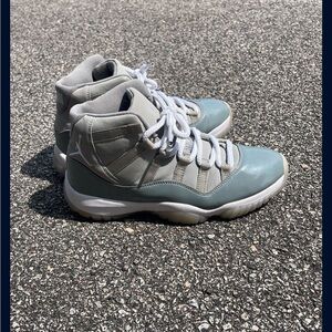 Jordan 11s cool grey size 8 no box